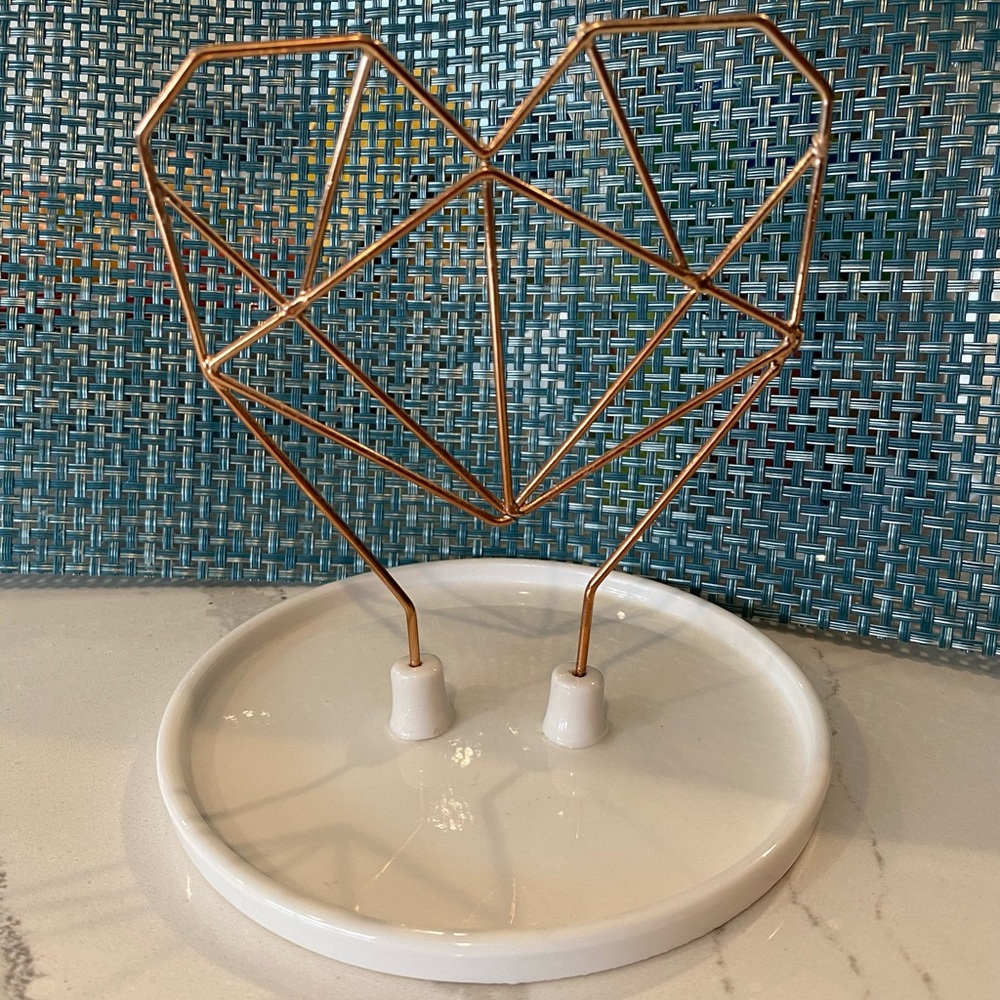 Adorable heart trinket tray